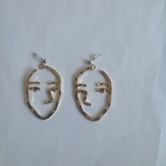NEW FACE Earrings gold tone - Picture 2 of 6